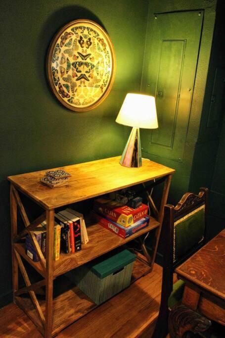 Heart Of Woodstock, 10 Min Walk To Reed, With Private Garage! Appartamento Portland Esterno foto